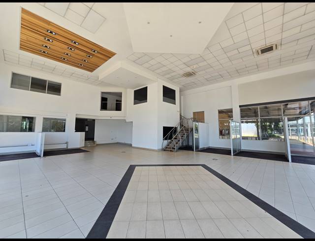 2,227M² SHOWROOM TO LET IN BRUMA